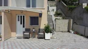  Apartments Amneris  Трогир